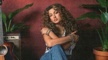 Tori Kelly's Personal Touch on New Album God Must Really Love Me: Reflections on Faith, Marriage and the Miracle of Motherhood