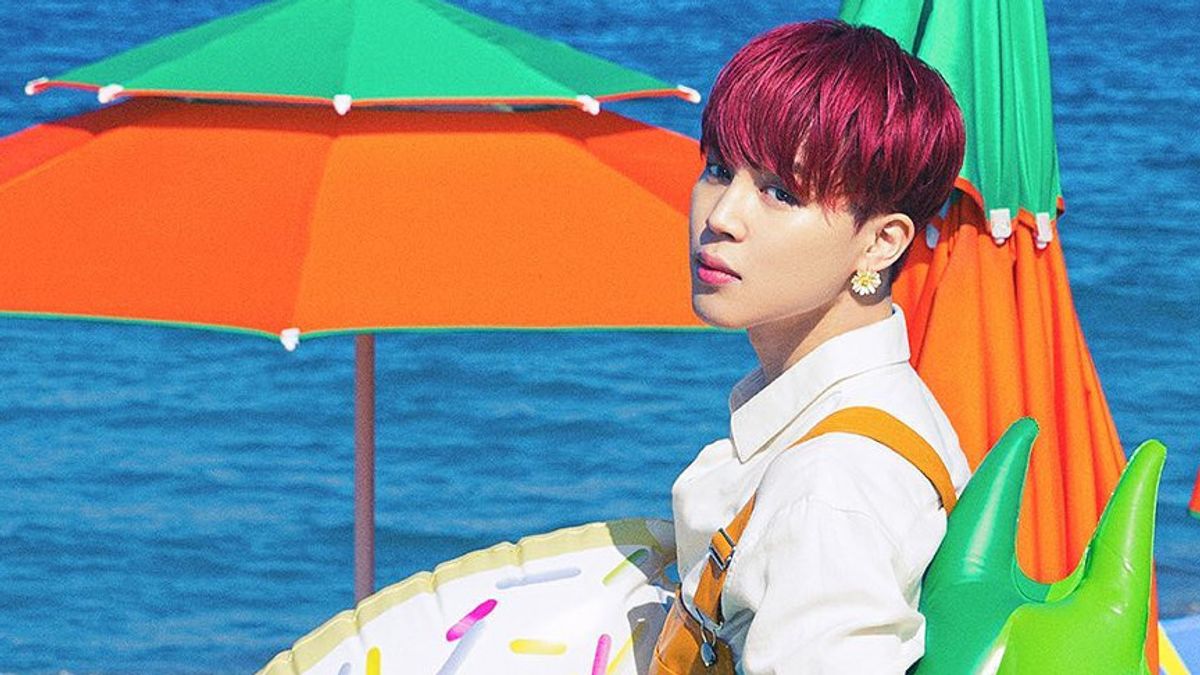 Fans Wrong Focus, Jimin Shows Off New Tattoos At BTS Concert
