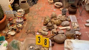 Polisi Spanyol Sita Ratusan Artefak Fosil Laut hingga Senjata Abad ke-18 di Rumah Warga