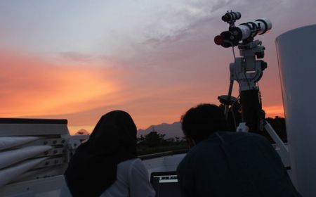 Viral Benda Bercahaya di Langit Kota Bandung, Lapan: Masih Dievaluasi Teman-teman yang Memahami