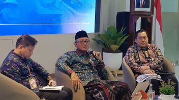 US Dollar Breaks Rp17,700, PU Minister: Solar Limitations Impacting Public Schools