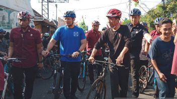 周日早上,骑自行车后,Jokowi Traktir AHY Gudeg Yogyakarta