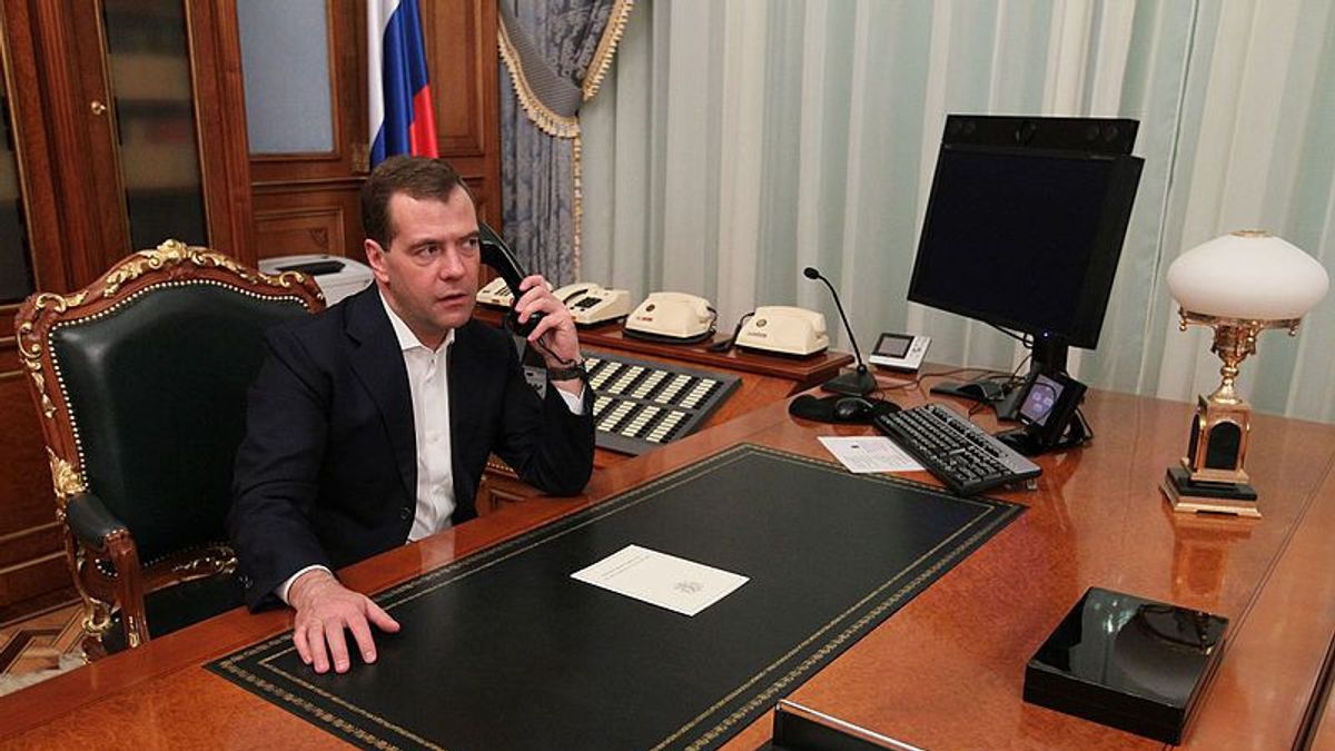 Puji Keputusan Presiden Biden Tidak Kirim Roket untuk Serang Rusia, Dmitry Medvedev: Masuk Akal