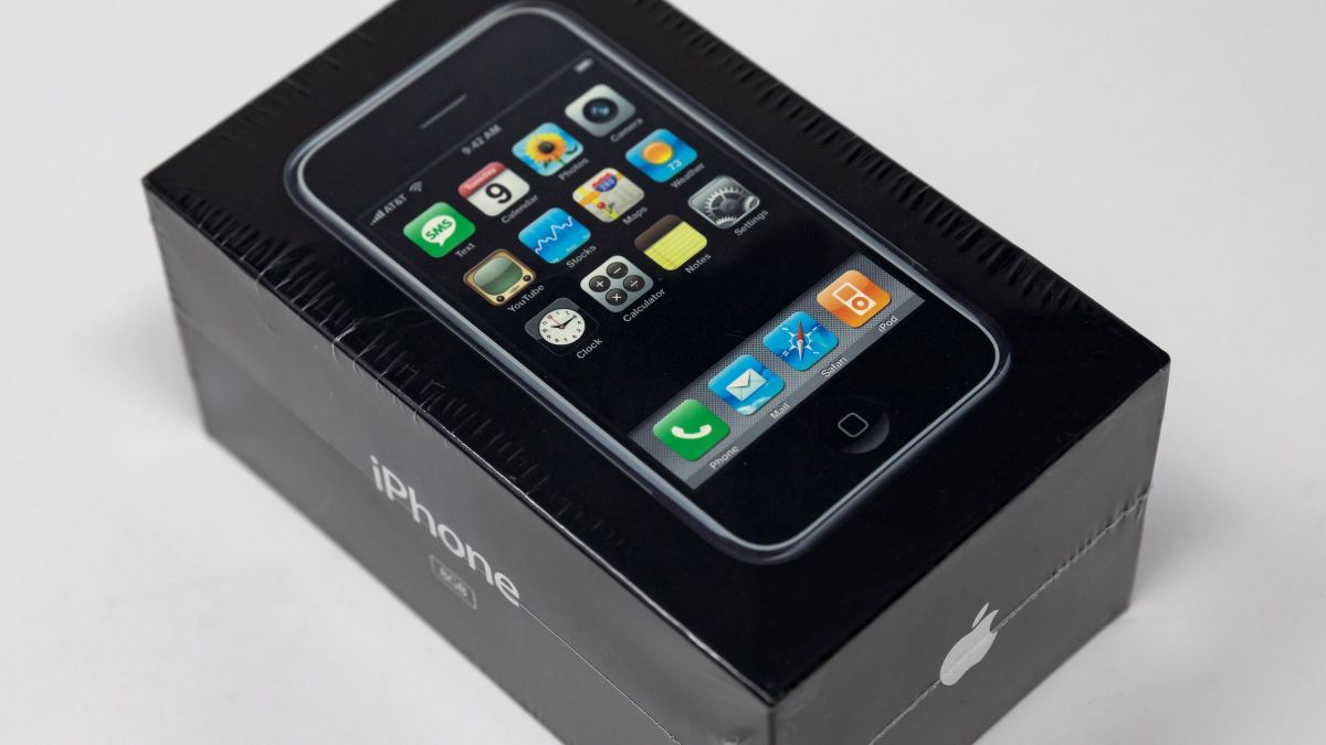 First Generation IPhone Menghargai Rp900 Juta Dalam Auction