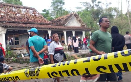 Olah TKP Ledakan Maut di Blitar, Labfor Polda Jatim Bawa Bahan Petasan hingga 20 Potongan Tubuh Manusia