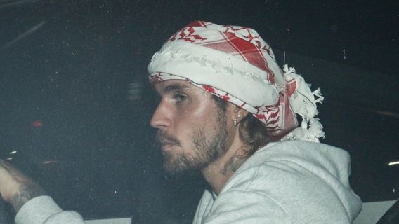 引用Keffiyeh,由Justin Bieber使用的帽子封面,他在社交媒体上疯传