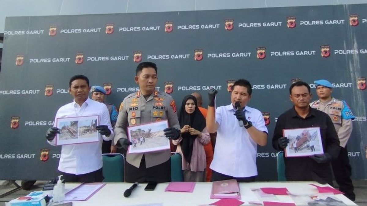 Police Name 2 Suspects In Illegal Sand Mining Case In Garut
