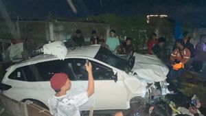 Sudah Tertabrak Kereta di Perlintasan KA, Pengemudi Terios Putih yang Terluka Juga Bisa Kena Sanksi