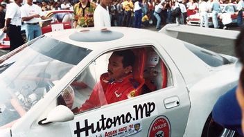 1996年にインドネシアで初のMotoGPタイトルの背後にあるトミー・スハルトの役割があります 