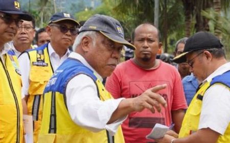 Penanganan Banjir Sumbar Ditarget Rampung Dua Pekan untuk Kembali Normal