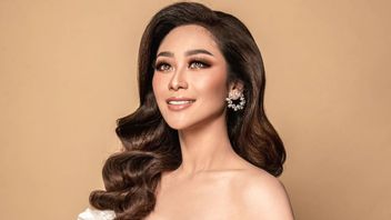 Memegang Lisensi Miss Universe Indonesia, Kenali Sosok Poppy Capella dalam 5 Potret