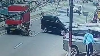 Mise à mort du vélo Gegara Kijang Innova Jalan Mundur, citoyen de Jaksel Mampang