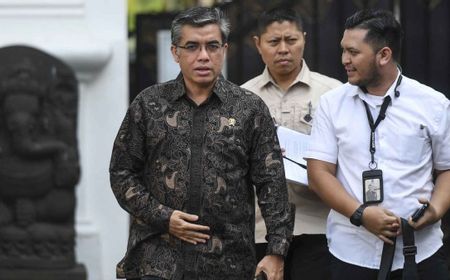 Rakor dengan Mendagri, Menaker Yassierli Minta Pemda Tentukan UMP 2025