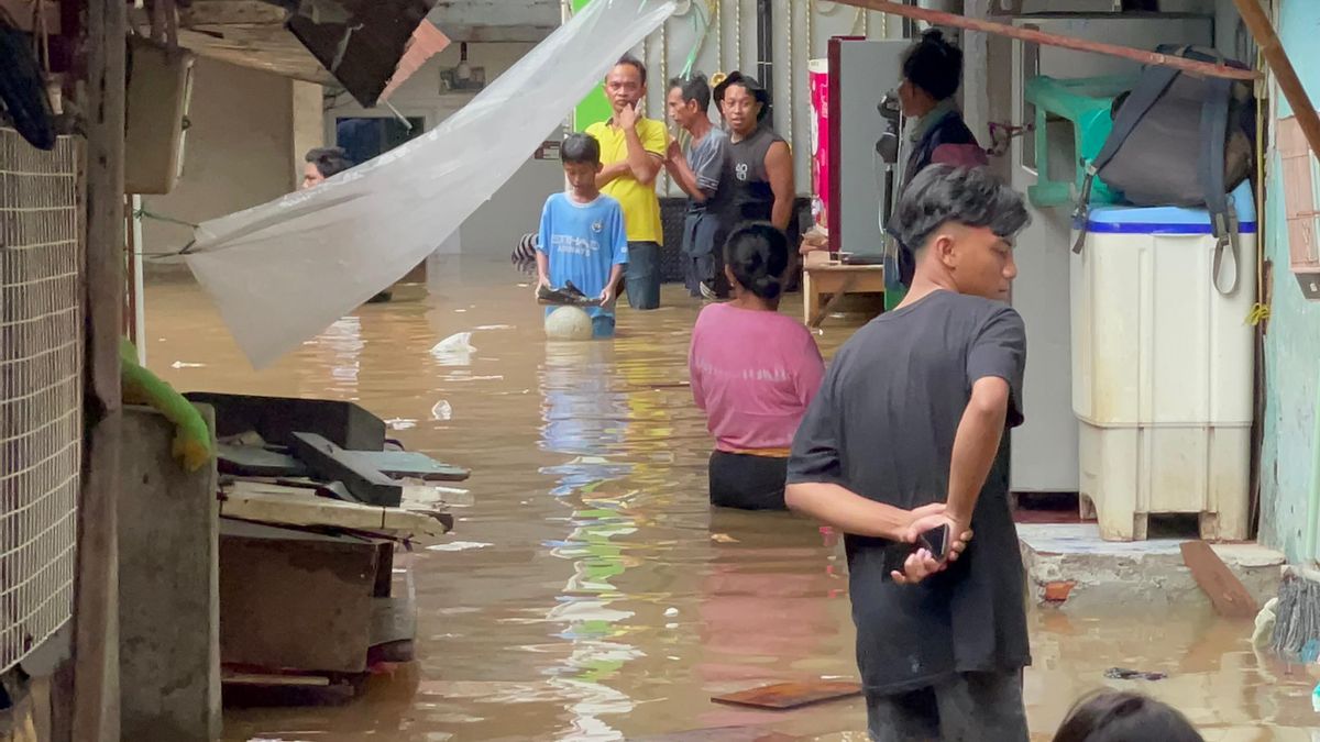 今朝、ケボンパラジャクティムの住民は再び洪水に見舞われました