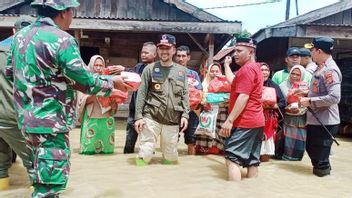 高降雨量,亚齐东南部洪水影响的受害者增加