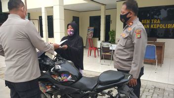 Held Vaccination Raids, Officers Instead Find Stolen Motorcycles Abandoned By Perpetrators