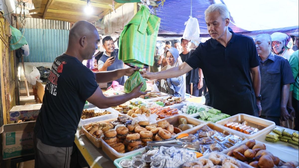 曼东加肯达里市场贸易商向Ganjar花辣椒价格每千印尼盾