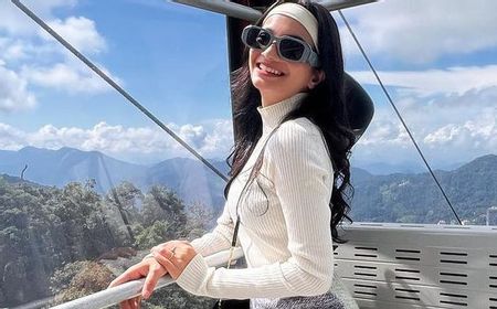 8 Potret Cantik Ratu Sofya yang Menyukai Surfing dan Traveling