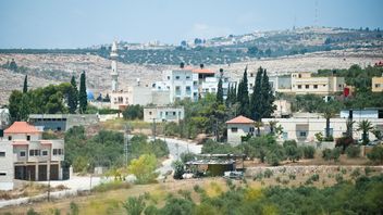 中央情报局局长飞往以色列，巴勒斯坦人获准在约旦河西岸建造1000套住房