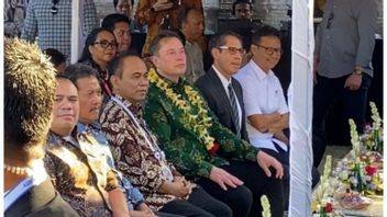 Starlink présente à Bali : Elon Musk a essayé un service Internet au centre de santé d’assistant de Denpasar