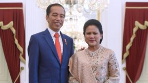 Kisah Cinta Jokowi-Iriana: Dari Bersepeda hingga Makan Bakso di Kaki Lima