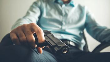 Luka Tembak Tepat di Jidat, Mahasiswa Bunuh Diri Pakai Pistol Orang Tuanya di Dalam Rumah