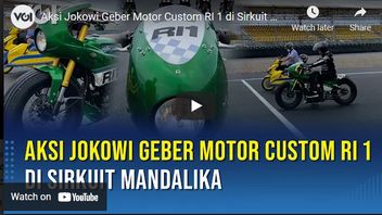 Video: Jokowi's Action On The Indonesian Custom Motorcycle 1 At The Mandalika Circuit, Erick Thohir Becomes The Racer Of The Racing Flag