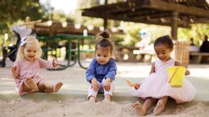 知性を訓練するための1年間の子供の教育玩具