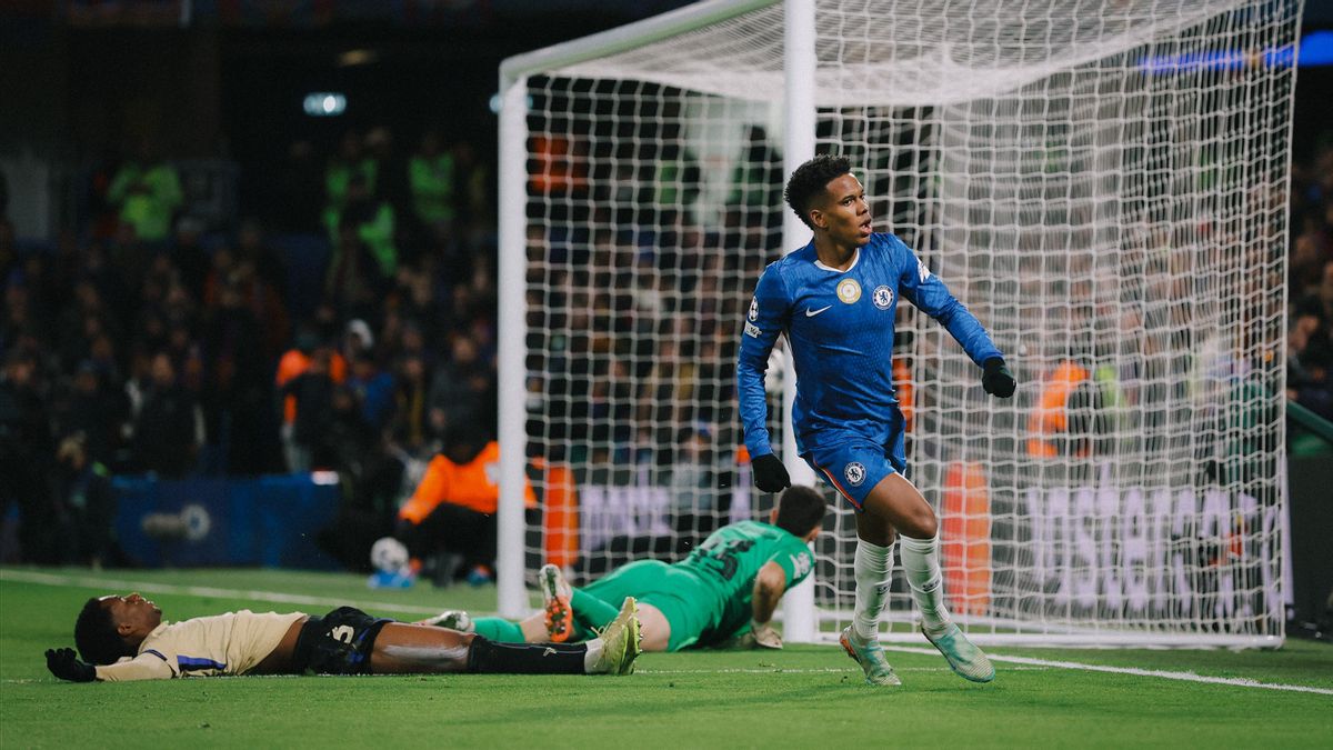Chelsea Destroys 10 Barcelona Players