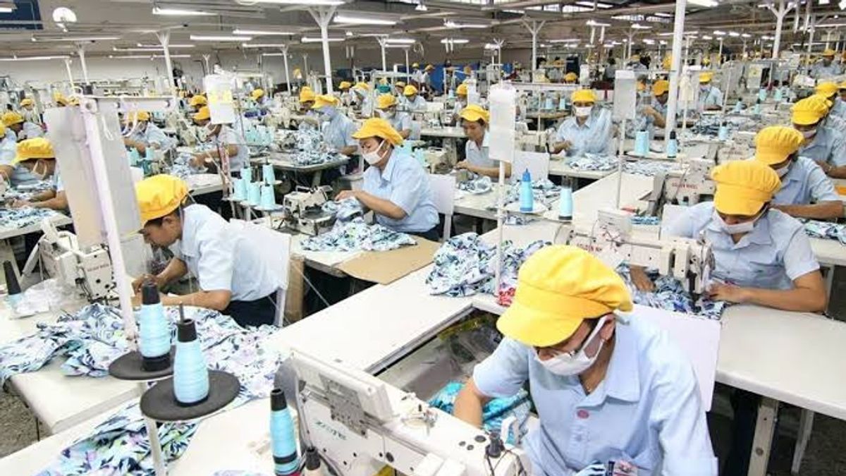 Layoff Of Textile Industry, Indef: Danger Sign Alarm!