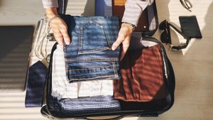 7 Tips Packing Koper Sebelum ke Luar Negeri, Pakai Teknik Pengemasan Ini