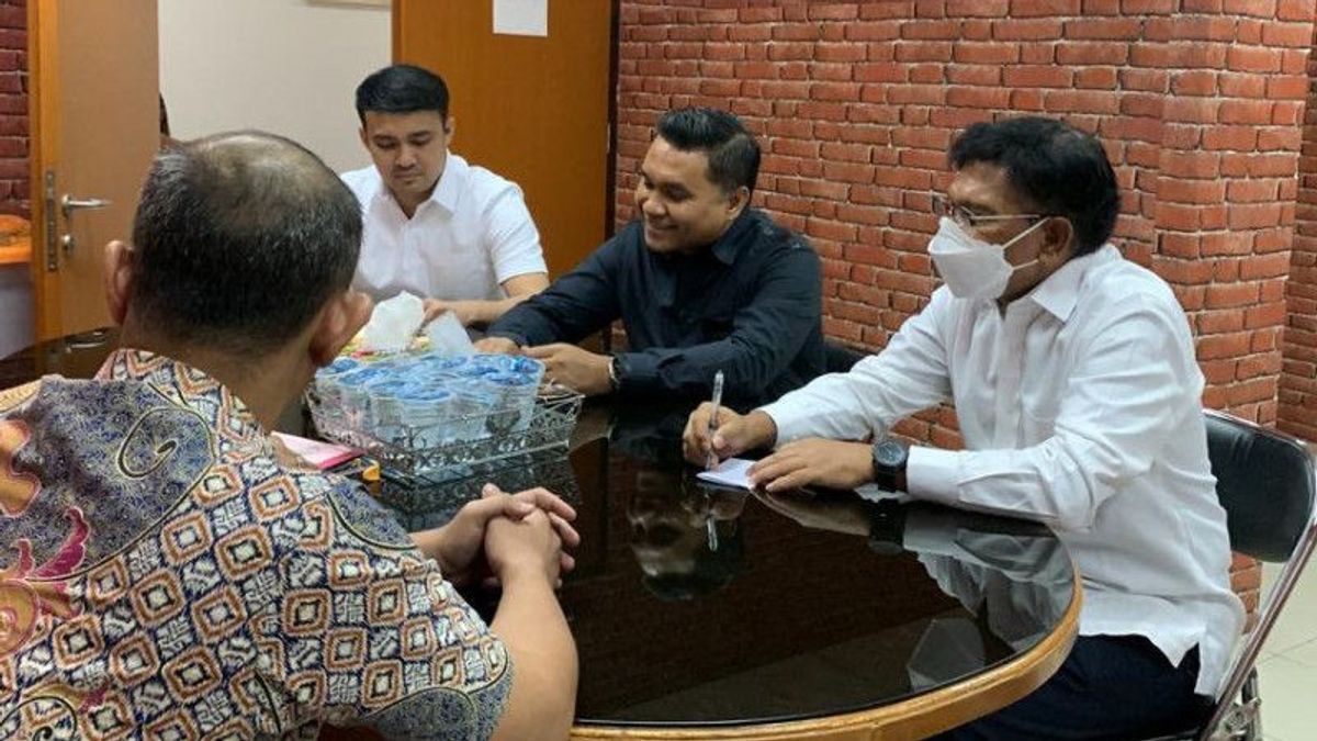 The Attorney General's Office Transfers Suspect Johnny G Plate To The South Jakarta Prosecutor's Office
