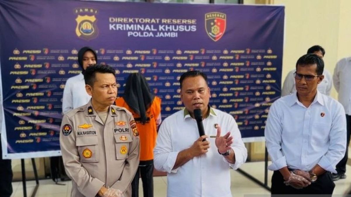 Polda Jambi Tangkap Pegawai Bank Gelapkan Uang Nasabah Rp7,1 Miliar, Duitnya Buat Main Judi Online
