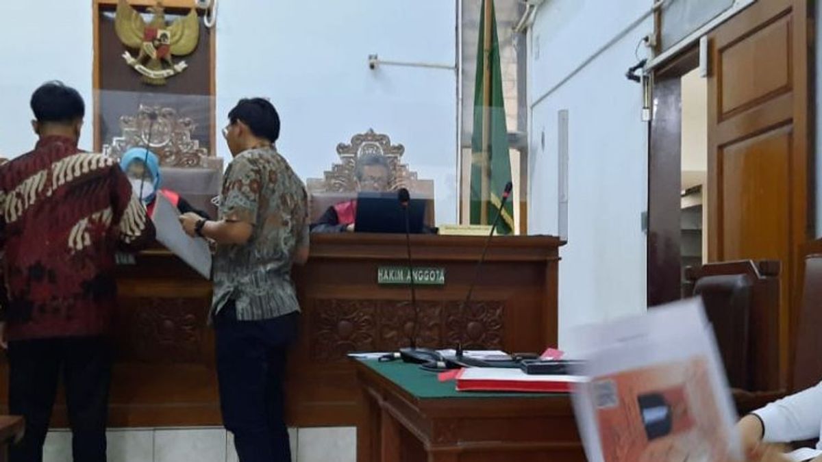 Majelis Hakim Peringatkan Polri Hadiri Sidang Gugatan Deolipa Yumara Pekan Depan
