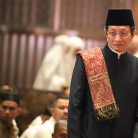 宗教部长纳萨鲁丁·欧麦尔(Nasaruddin Umar)从哈特福德大学获得神学博士学位