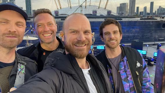 Coldplay Fait équipe Avec Selena Gomez Pour Un Nouveau Single