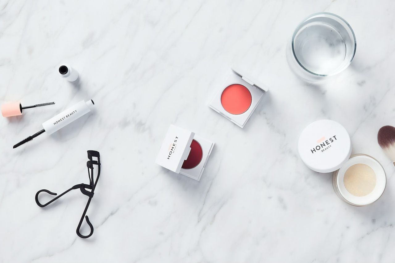 Kimia Farma Performs First Export Of Cosmetic Raw Materials To South Korea