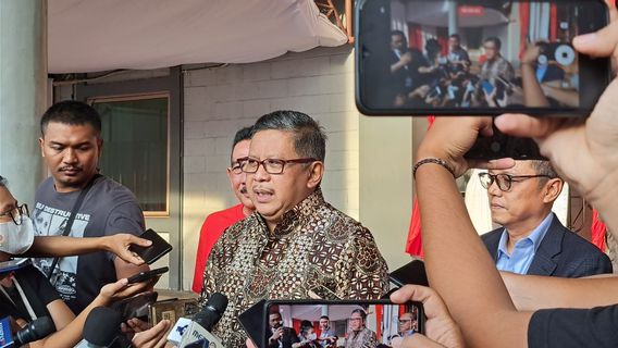 Sespri Jokowi to Iriana Maju Pilkada, Hasto PDIP Singgung Kolusi and Nepotism