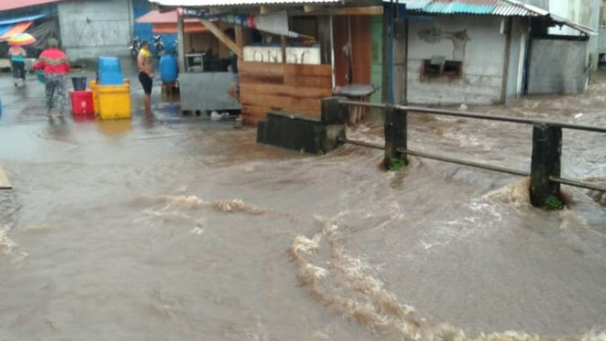 Heavy Rain Causes Areas In West Halmahera To Flood On Sunday Morning