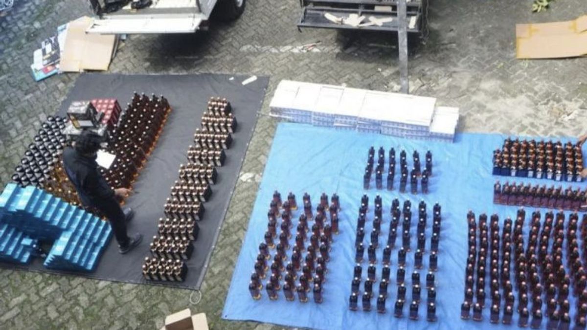 732 Botol Miras dan 45.800 Batang Rokok Ilegal yang Masuk Riau Berhasil Digagalkan Bea Cukai 