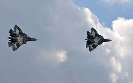 Produsen Jet Tempur Rusia Undang 'Pilot AS' dari Top Gun: Maverick Tom Cruise Mengenal Sukhoi Su-57