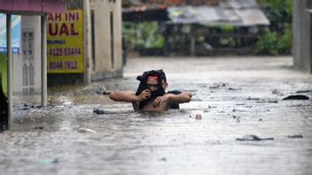 洪水袭击了南楠榜的 9 个村庄，BPBD 提醒人们直到 2023 年 4 月的不稳定极端天气