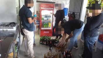 700 Botol Miras Without Sales Permits Confiscated By The Central Lombok Police During A Raid On Night Entertainment Places In The Mandalika SEZ