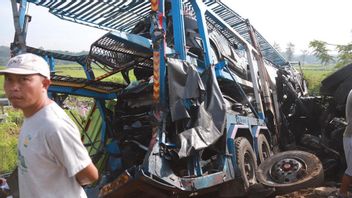 6 Orang Tewas Dalam Kecelakaan Maut di Tol Semarang - Solo