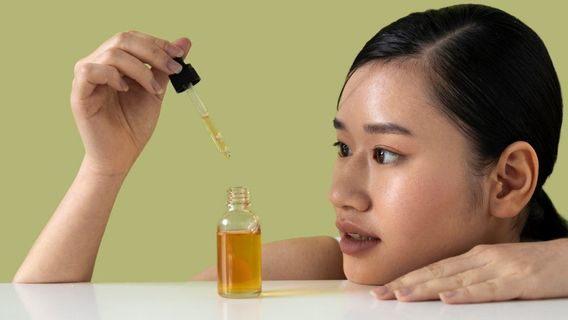 5 Anjuran Memakai Tea Tree Oil untuk Menghilangkan Bekas Jerawat