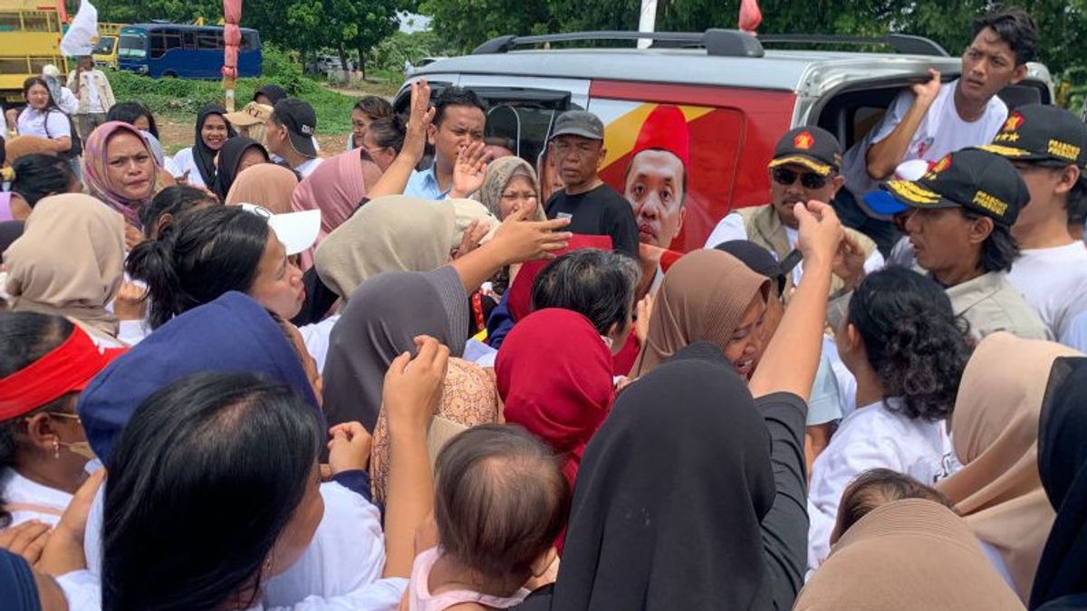 Tsc Prabowo-Gibran distribue 30 000 paquets de lait et dîner à Pulogebang