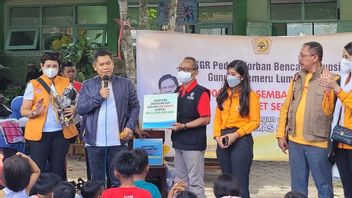 Ormas Milik Partai Golkar Beri Beasiswa untuk Korban Erupsi Gunung Semeru 