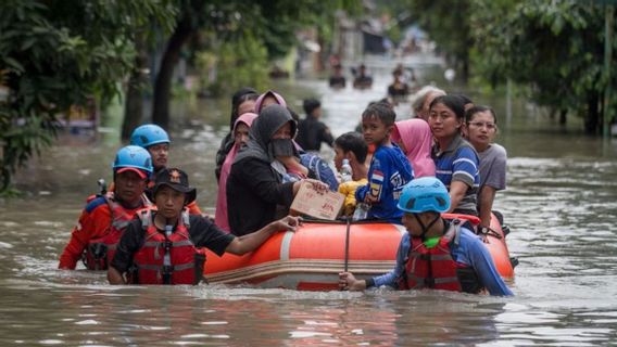 スラカルタ市政府は、洪水の被災者を支援するために予期しない買い物資金を使用しています