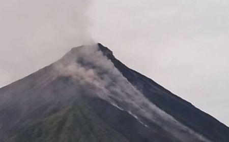 Pos PGA Karangetang: Luncuran Lava Diikuti Bunyi Longsoran Cukup Kuat