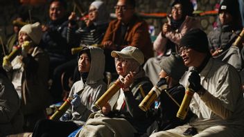 ジャズ・グヌン・シリーズ1ブロモの観客がクアエトニカの追加要員に就任